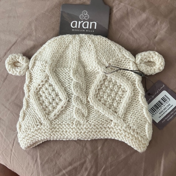 Aran Crafts Other - Aran woolen mills this cute hand-knit hat